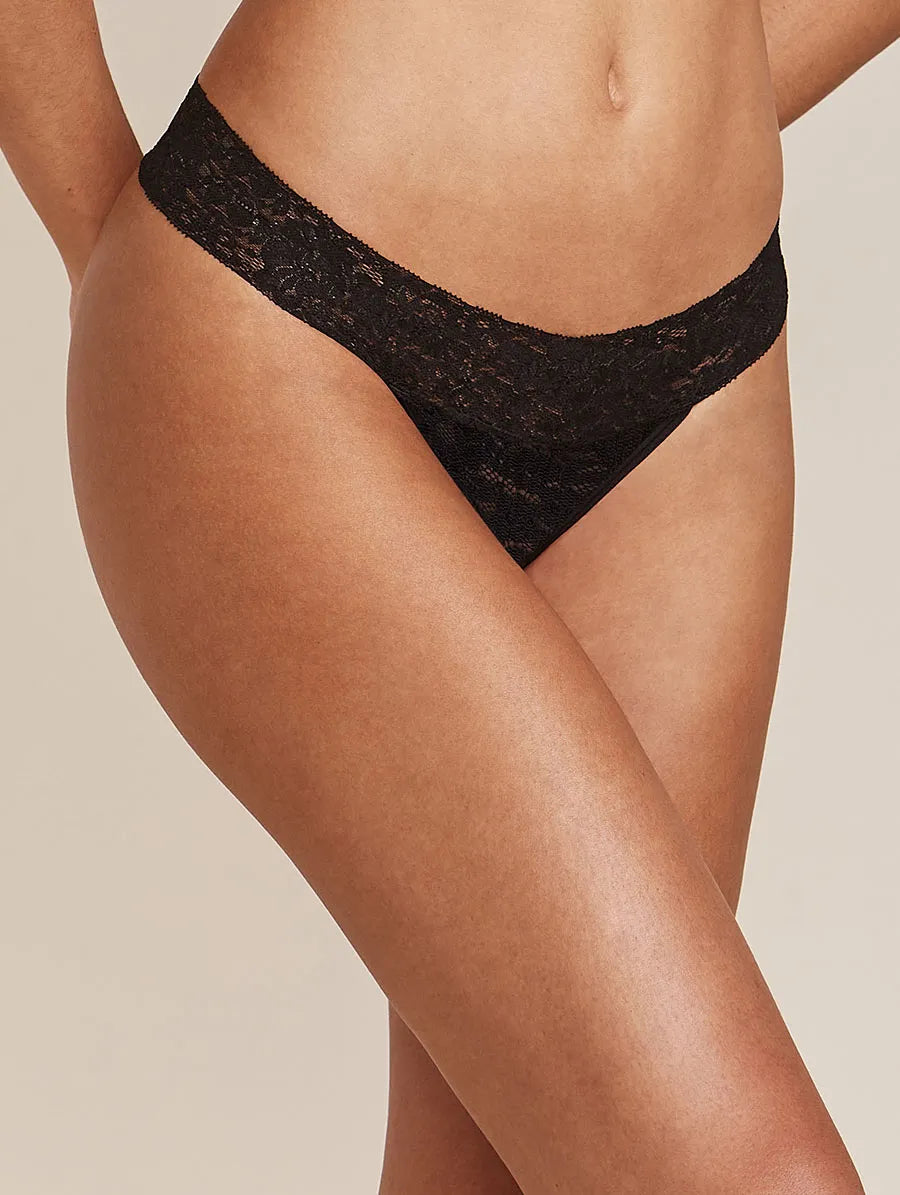 Elastic lace thong panties