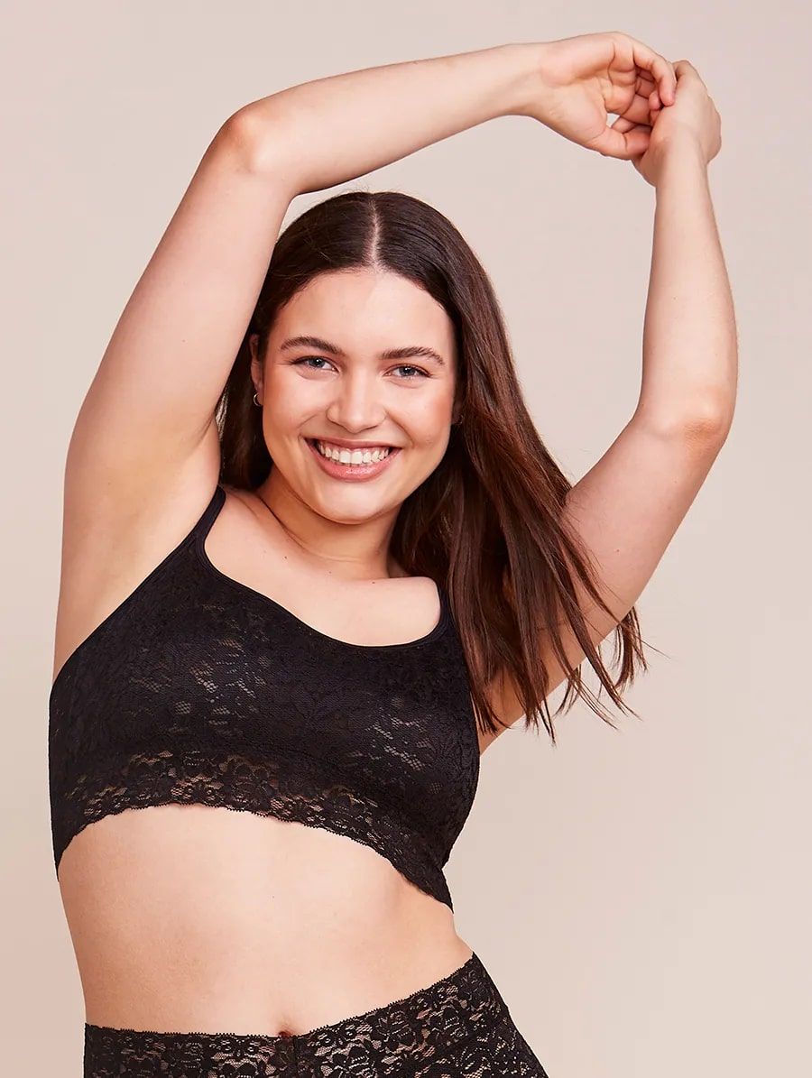 Non-wired removable padded racerback top