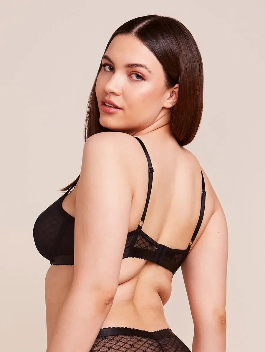 Tulle bra with embroidery and underwire without padding